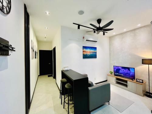 NEU Suites Cozy Minimalist#KLCC#2BR#Relax#Netflix - Tap to explore photos