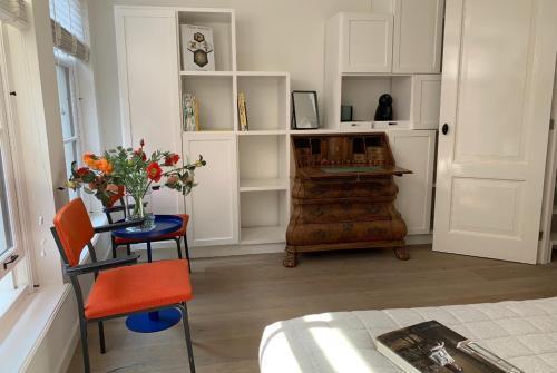 Design room - Tap to explore photos