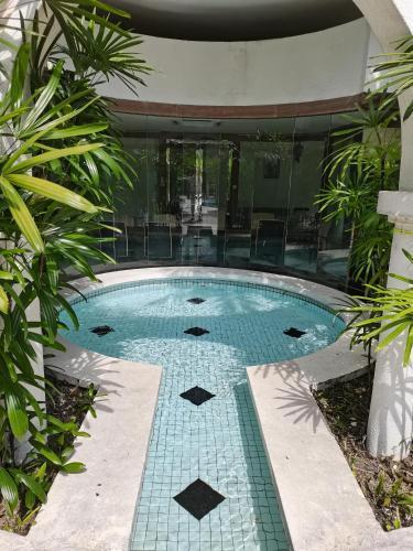 KLCC Transformers Homestay 10pax - Tap to explore photos