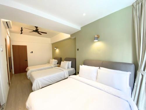 Fahrenheit88 B - Opposite Pavilion KL Bukit Bintang 飞轮海公寓 3BR12Pax 2BR7Pax - Tap to explore photos