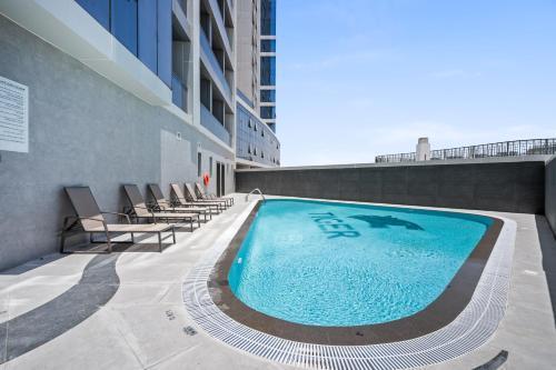 Spacious Studio With Dubailand Charm - Tap to explore photos