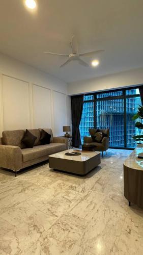 KLCC VIEW 5 Star Suites at Eaton Residence - Tap to explore photos