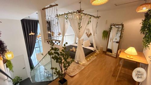 The Little Bali - Romantic Room - Eko Cheras - Tap to explore photos