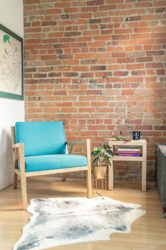 Gorgeous Park House w Parking on Queen West - Tap to explore photos