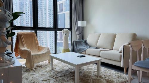 TheOoak suite 4pax cozy home stay @mont kiara - Tap to explore photos