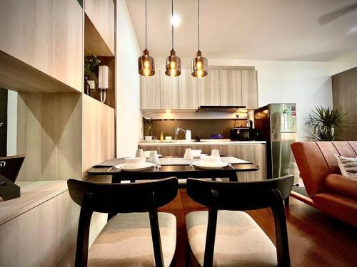 Premium Cozy Studio Near Mid Valley - Tap to explore photos