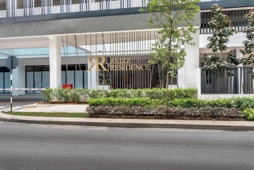Reizz Residence Jalan Ampang - Two-Bedroom Apartment - Tap to explore photos