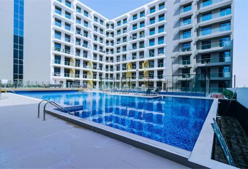 Sky View, Furnished, FreeParking - Tap to explore photos