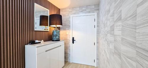 Marina View Spacious 2 BHK - Tap to explore photos