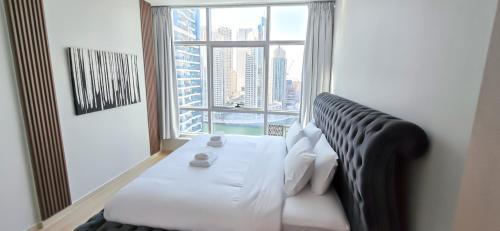 Marina View Spacious 2 BHK - Tap to explore photos