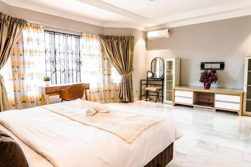 Family House at Wangsa Maju with Private Pool - Tap to explore photos