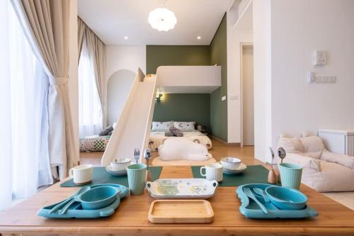 Cute Dinosaur Kids Theme@Lucentia LalaPort BBCC Room Type - One-Bedroom Apartment Cute Dinosaur Kids Theme@Lucentia LalaPort BBCC Room Type - One-Bedroom Apartment