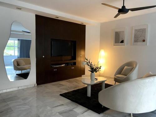 Contemporary studio space by Bangsar MRT - Tap to explore photos