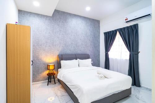 10 mint drive to Mid Valley KL near Gateway Bangsar Seputeh - Tap to explore photos