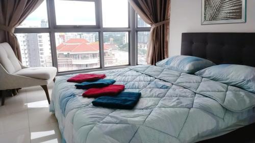 2-Bed Luxury Resort Robertson - Tap to explore photos