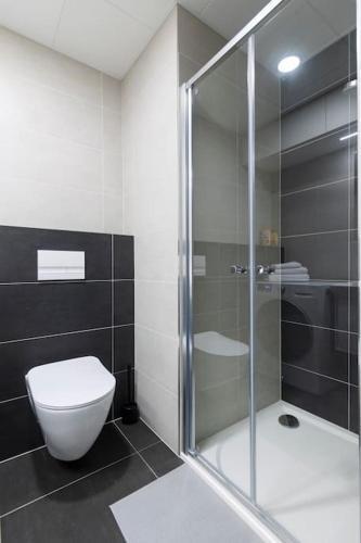 Central Tiny Flat, 1GB WiFi, SMART TV, Air Condition - Tap to explore photos