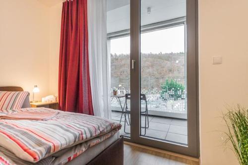 Flat with Bathtub & Balcony, only 12min Centrum, 200Mb WIFI Room Type - One-Bedroom Apartment