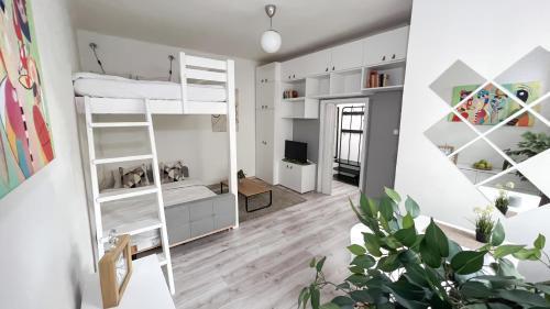 STYLISH FLAT IN PRAGUE - Vinohrady - Tap to explore photos