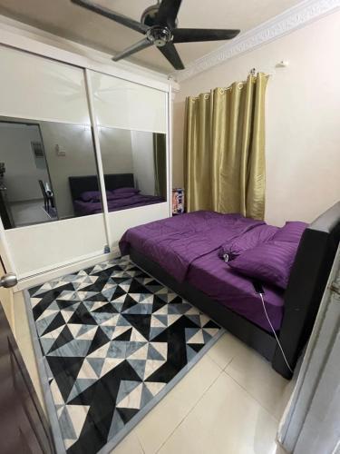 Indah Putri Homestay - Tap to explore photos