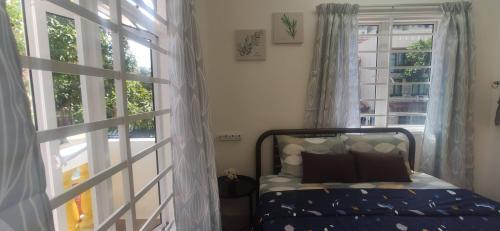 Hostel Room with Private Bathroom - Tap to explore photos