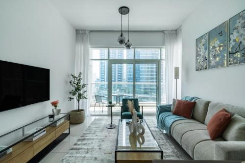 ShoresInn - Serene Retreat with Waterfront Views - Tap to explore photos