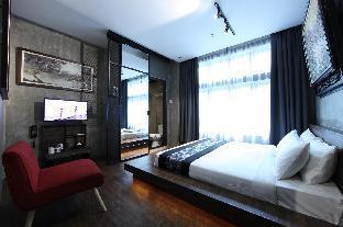 The Hulo Hotel & Gallery - Tap to explore photos