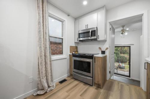 Private House with parking & steps to subway - Tap to explore photos