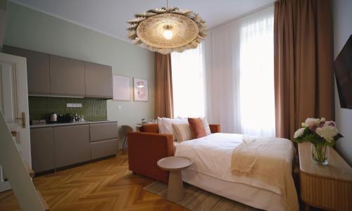 Luxemi Apartments I City Center Premium Studio - Tap to explore photos