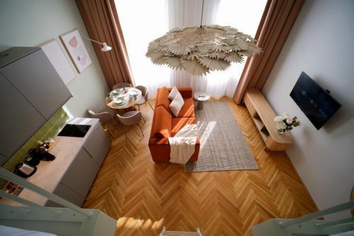 Luxemi Apartments I City Center Premium Studio Room Type - Loft