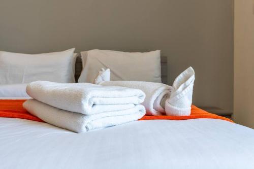 Cozy Studio - Dubai Land -Tiger V Tower - Tap to explore photos