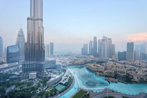 Livbnb Exquisite 2B View of Burj & Dubai Fountain - Tap to explore photos