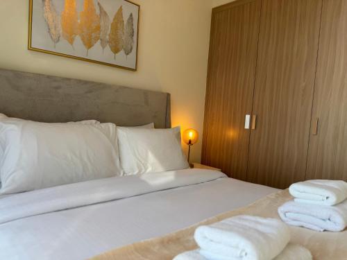 ASHRI luxurious apt in Meydan Riviera 44 - Tap to explore photos