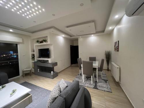 Prime apartment with amazing view in Amman - Tap to explore photos