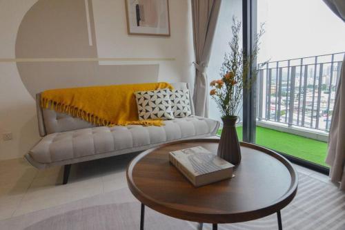 The Showroom Suite KL Pano Jalan Ipoh - Self-C/In, MRT, F/Parking - Tap to explore photos