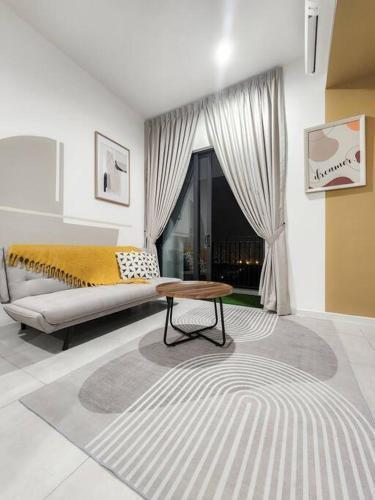 The Showroom Suite KL Pano Jalan Ipoh - Self-C/In, MRT, F/Parking - Tap to explore photos