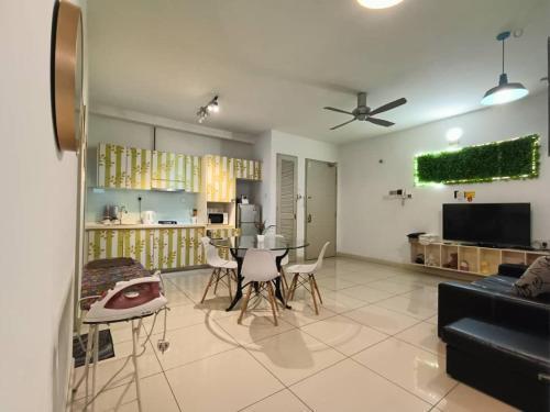 VR3 Sunway Velocity Spacious Apt中文房東 - Tap to explore photos
