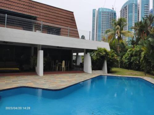 Villa w Pool Damansara Height KL