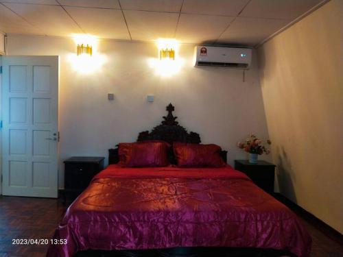 Villa w Pool Damansara Height KL - Tap to explore photos