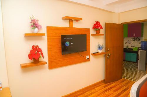 Ashu Apartment - Tap to explore photos