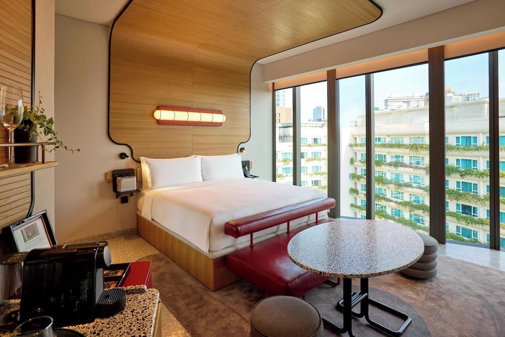 The Standard, Singapore Room Type - Deluxe King Pool View