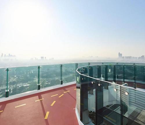 Citihome - Spacious 1Bedroom Apartment at 1 Residences - West - Tap to explore photos