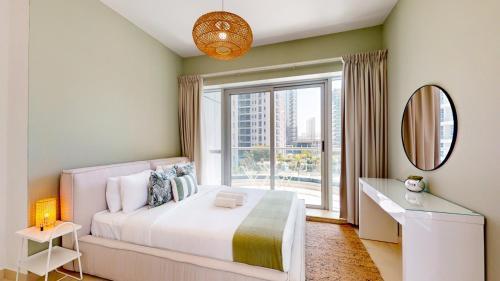 The Point Tower - Vibrant One Bed in Marina - Tap to explore photos