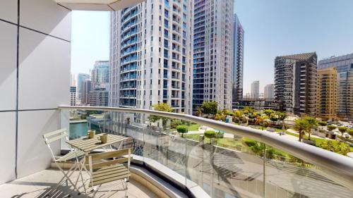 Vacationer Holiday Homes I Vibrant 1 Bed in Marina I Free Parking, Wi-Fi l Swimming Pool Access