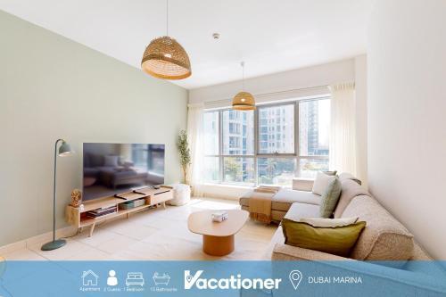Vacationer Holiday Homes I Vibrant 1 Bed in Marina I Free Parking, Wi-Fi l Swimming Pool Access - Tap to explore photos