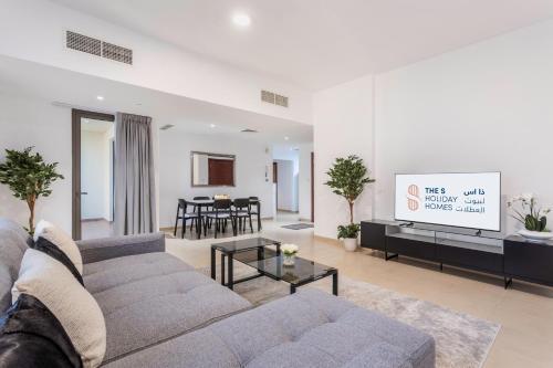 2 Bedroom Apartment at Bahar 1 by The S Holiday Homes - Tap to explore photos