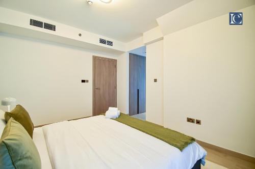 Luxury Escapes - ME DO RE Tower JLT Room Type - One-Bedroom Apartment with Balcony Luxury Escapes - ME DO RE Tower JLT Room Type - One-Bedroom Apartment with Balcony