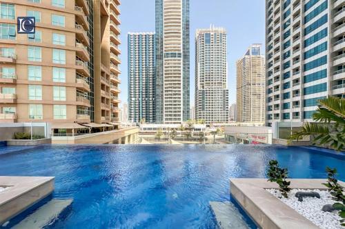 Luxury Escapes - ME DO RE Tower JLT - Tap to explore photos