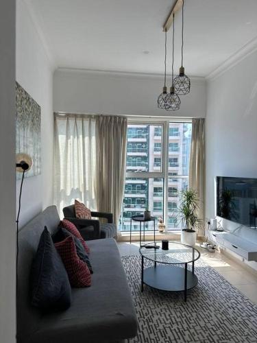 Urban Cozy 1BR apartment with Canal view - Free parking - Tap to explore photos