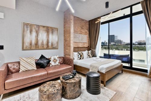 Stylish Studio APT with Pool and Gym