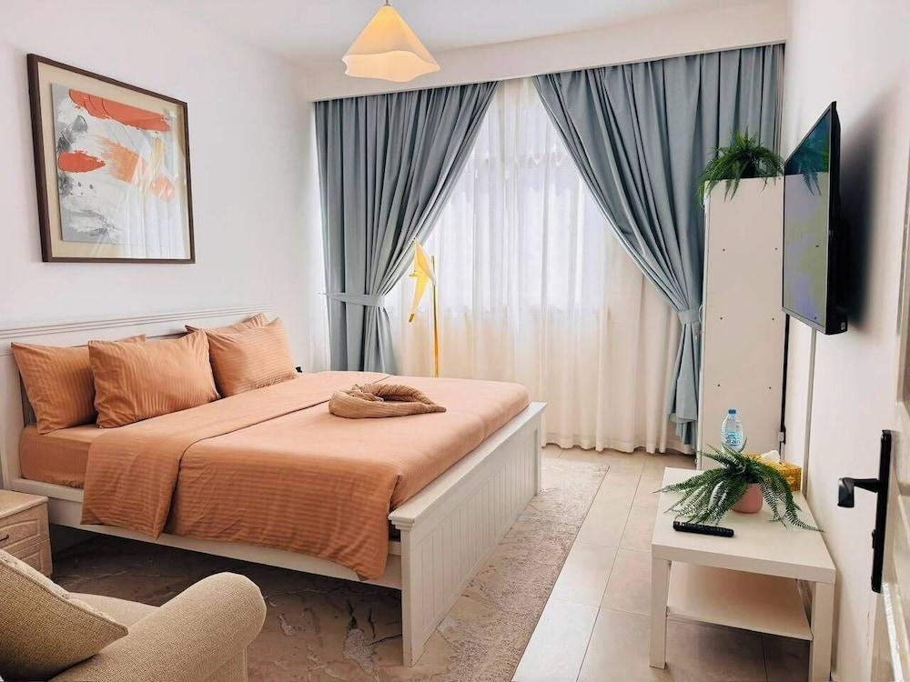 Majestic Inn Room Type - Superior Double Room, Shared Bathroom, City View Majestic Inn Room Type - Superior Double Room, Shared Bathroom, City View